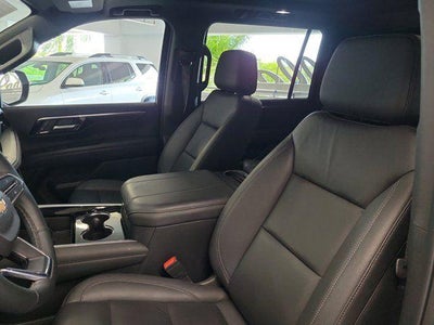 2025 Chevrolet Suburban LT