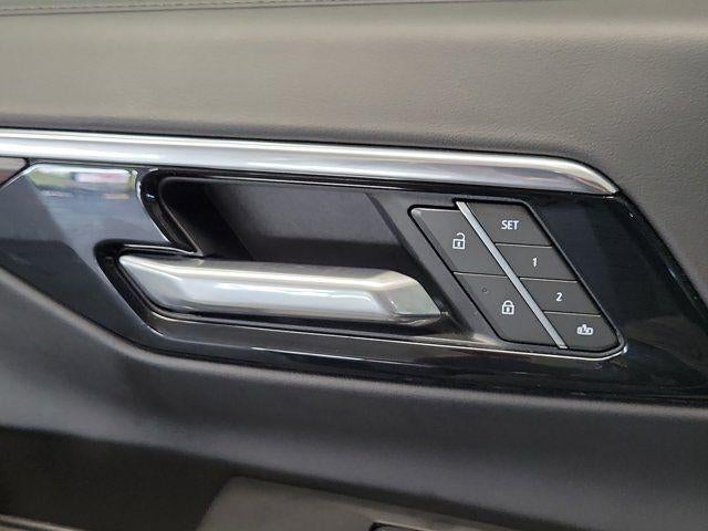 2025 Chevrolet Suburban LT