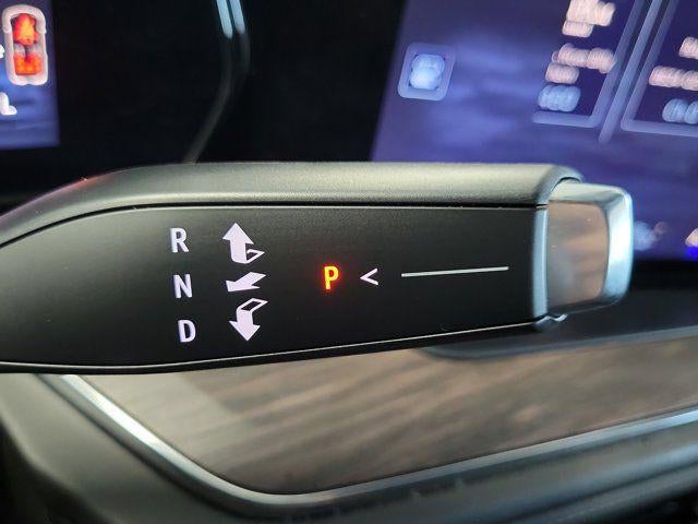 2025 Chevrolet Suburban LT