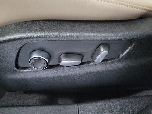 2024 Cadillac XT4 FWD Premium Luxury