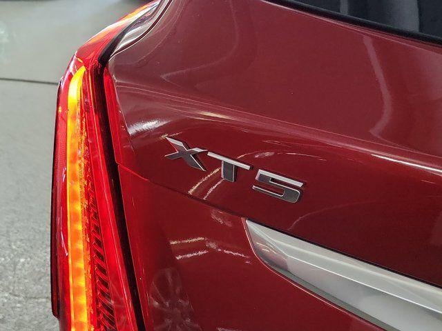 2021 Cadillac XT5 FWD Premium Luxury