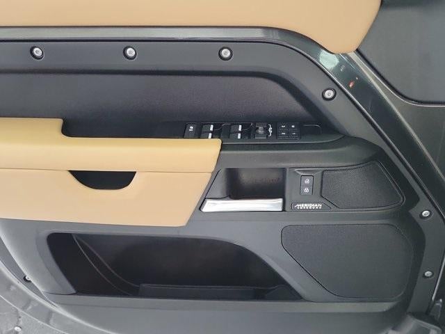 2025 Land Rover Defender V8