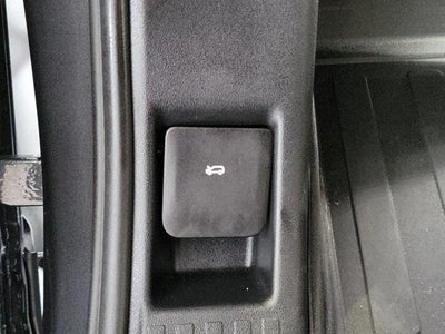 2025 Land Rover Defender V8