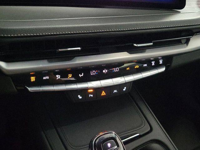 2024 Cadillac XT4 FWD Premium Luxury