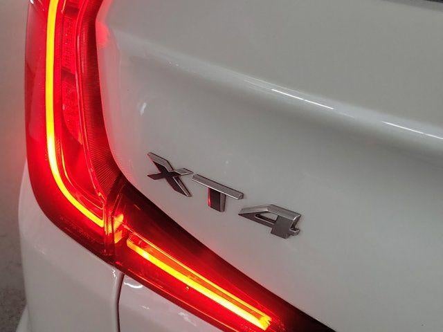 2024 Cadillac XT4 FWD Premium Luxury