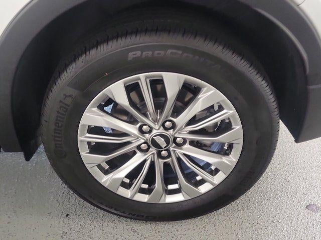 2024 Cadillac XT4 FWD Premium Luxury