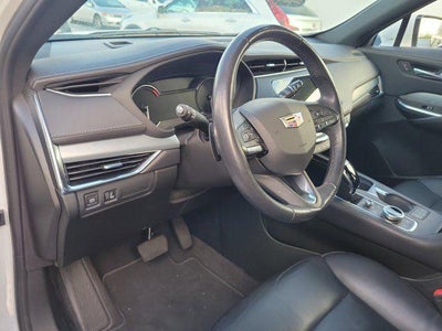 2023 Cadillac XT4 FWD Premium Luxury