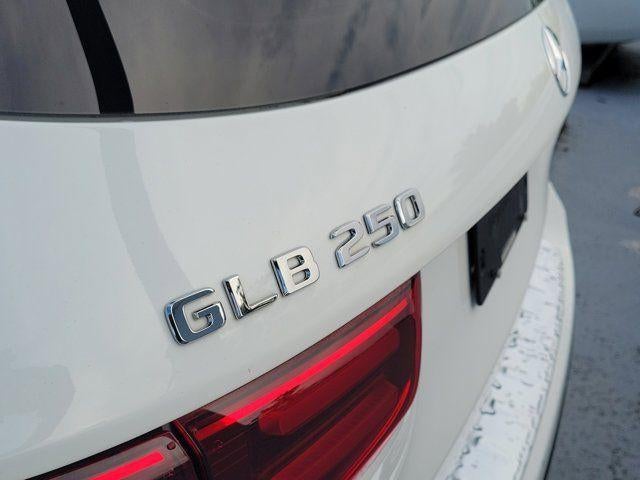 2025 Mercedes-Benz GLB 250